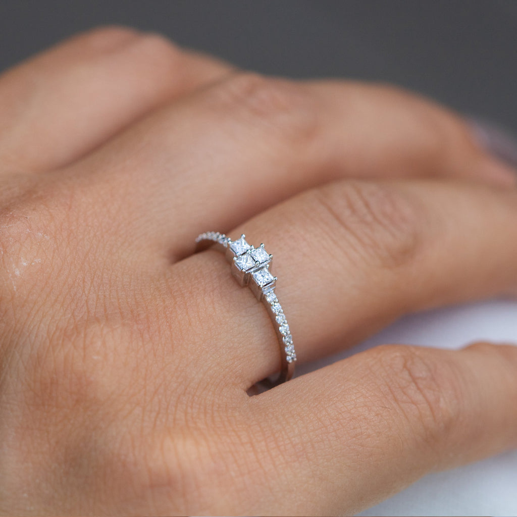  14K Gold Baguette and Round Diamond Ring
